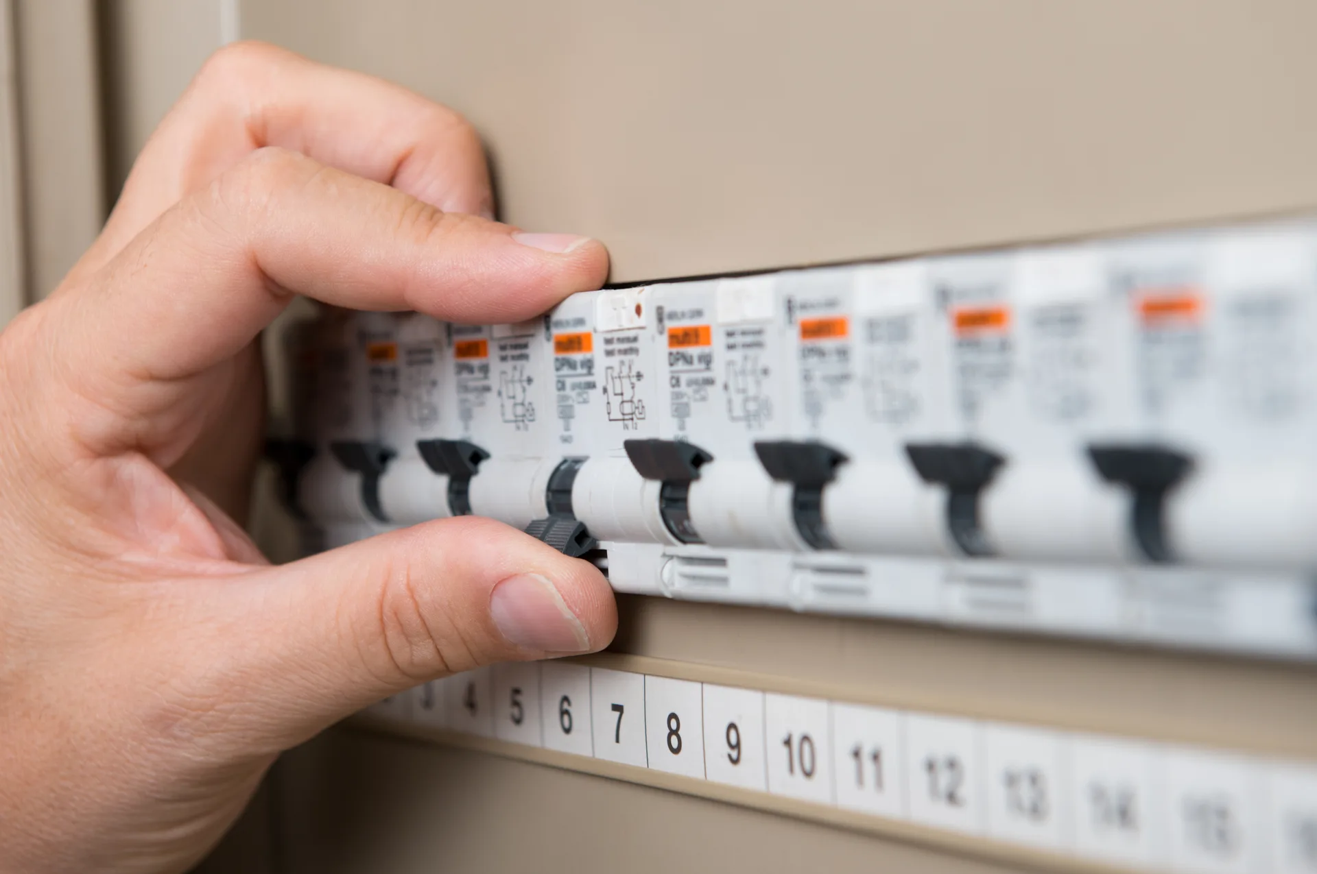Electrician Booker Bay, licensed electricians serving Booker Bay
